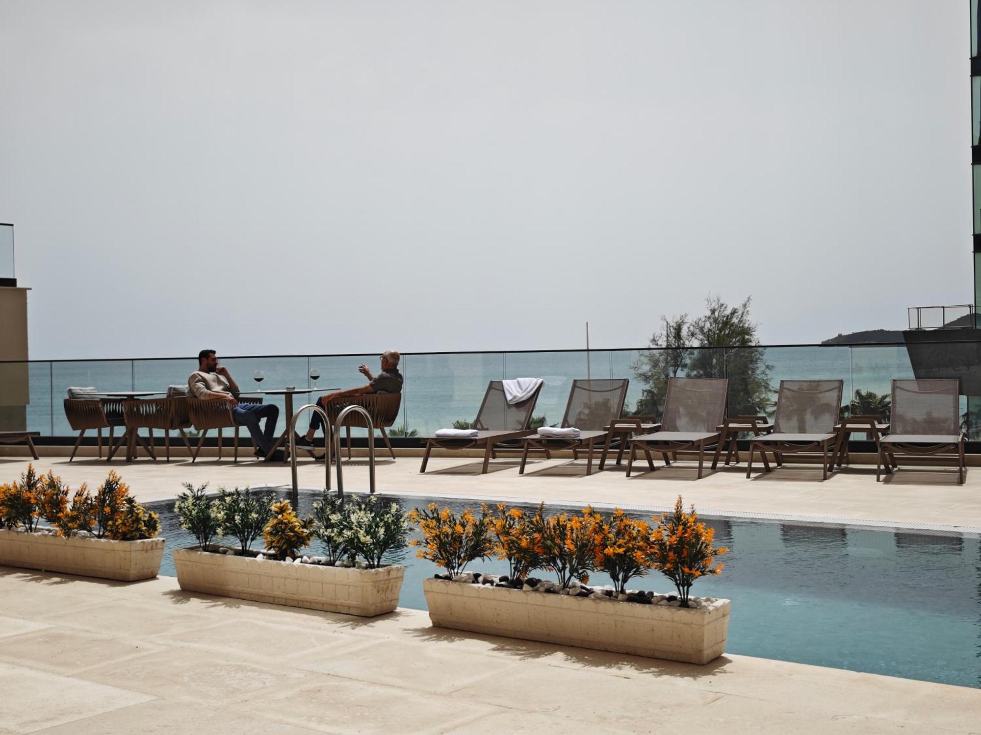 Invictus Hotel بودفا المظهر الخارجي الصورة