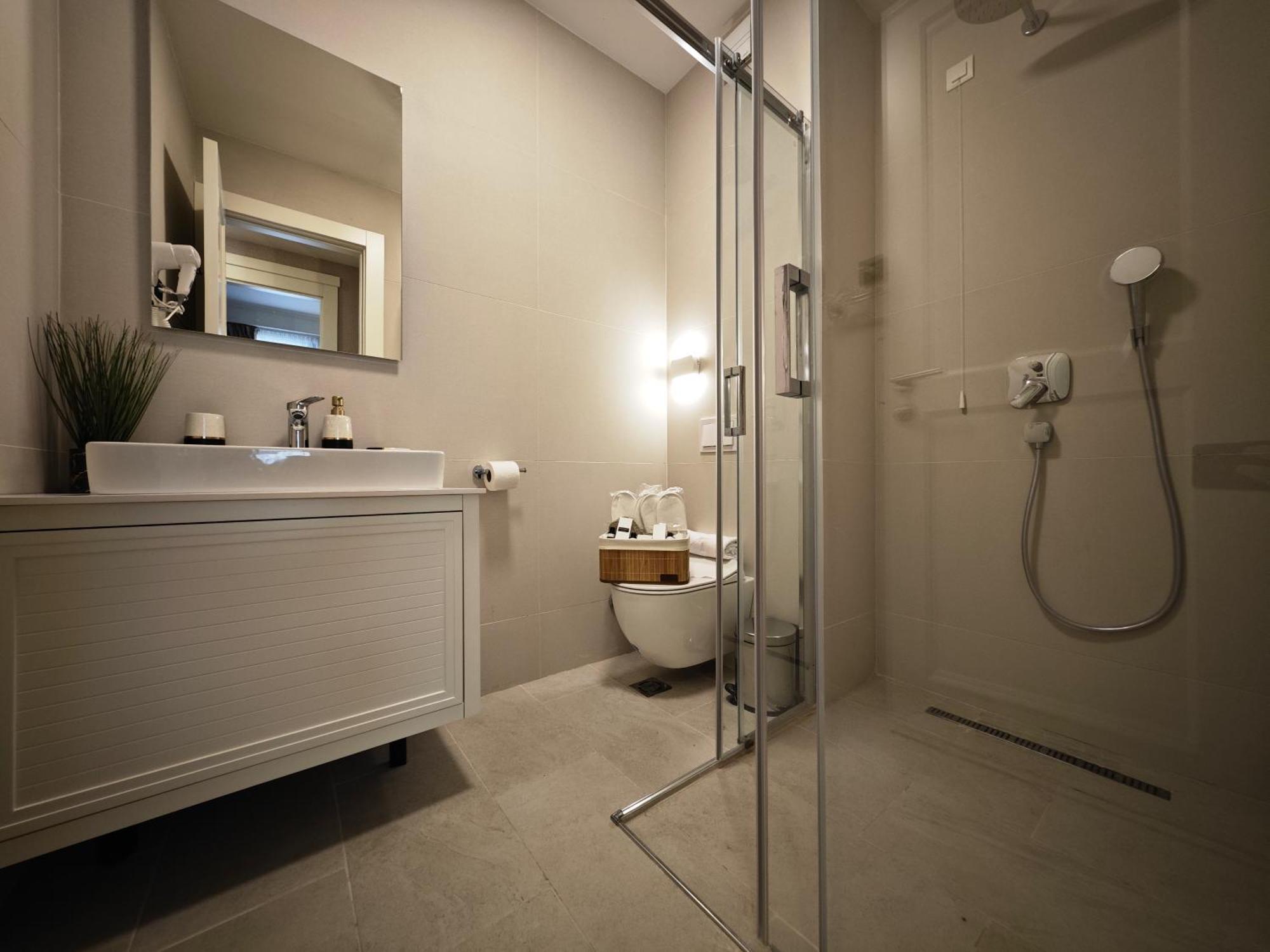 Invictus Hotel بودفا المظهر الخارجي الصورة