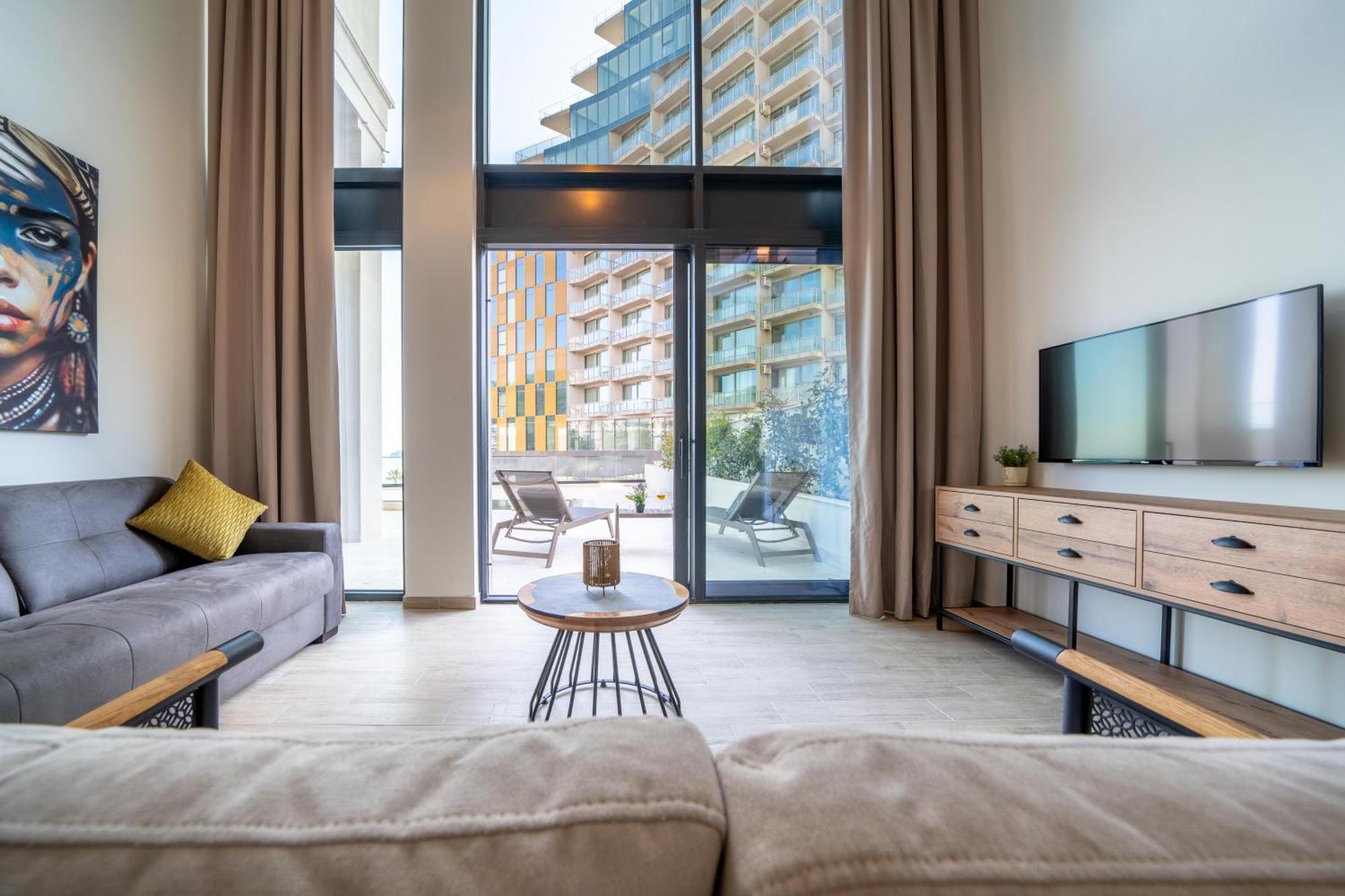 Invictus Hotel بودفا المظهر الخارجي الصورة